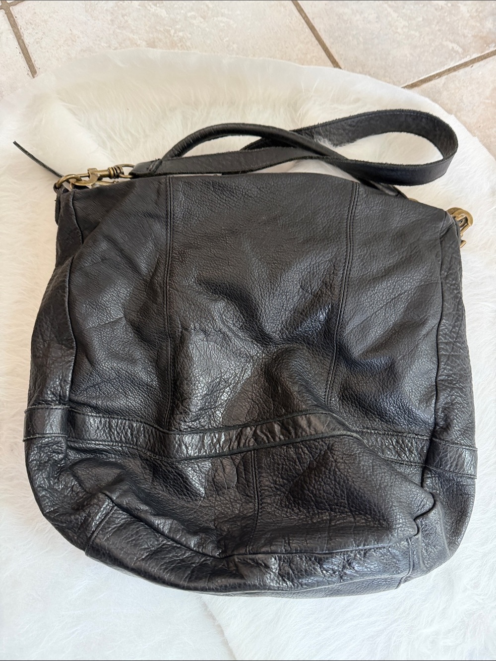 Liebeskind Black Leather Shoulder Bag with Brass Hardware - Picture 3 of 4